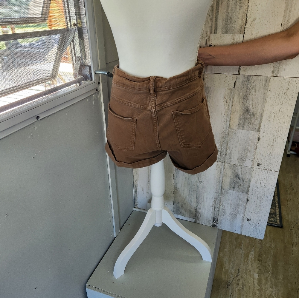 High-Rise Rolled Hem Women's Shorts — Brown - Picture 2 of 4